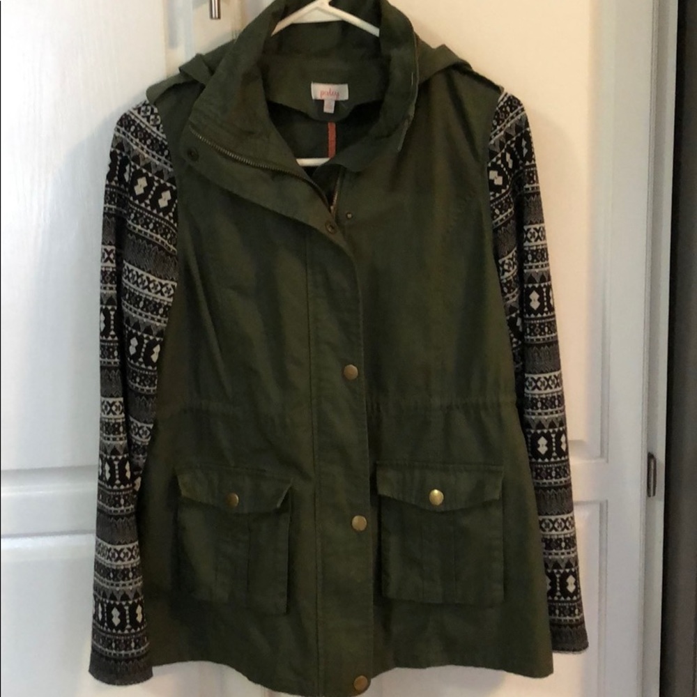 Jacket with soft Aztec sleeves